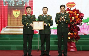 Bộ trưởng Bộ Quốc phòng khen thưởng đơn vị giữ vững trận địa đặc biệt