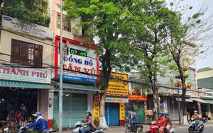 Nam thanh niên bị truy sát, chém rơi khỏi xe tử vong