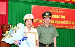Trao quyết định của Bộ trưởng Bộ Công an về công tác cán bộ