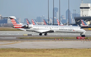 Hai máy bay va quệt, gãy cánh trên đường băng