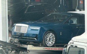 Rolls-Royce Ghost Series II lộ diện tại Việt Nam: Diện mạo khác, có option tốn thêm 20 giờ chế tác thủ công, ra mắt ngay tuần sau