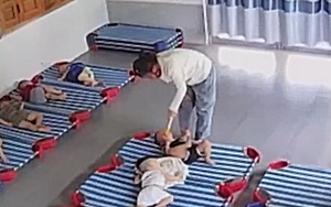 Bảo mẫu đánh trẻ dã man ở Quảng Nam: Quên tắt camera phụ huynh mới phát hiện