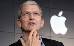 13 năm rực rỡ của Tim Cook: 2 lần giúp Apple thoát 'bão thuế', gom được núi tiền mặt cao như đỉnh Everest, đưa vốn hóa công ty cán mốc 3.000 tỷ USD