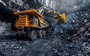 Chuyện lạ chưa từng thấy ở quốc gia 1,4 tỷ dân: Một công nhân mỏ than nâng thiết bị 700 tấn nhẹ như không