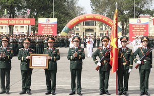 Chủ tịch nước tặng Trường Sĩ quan Lục quân 1 Huân chương Bảo vệ Tổ quốc