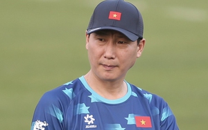 Được HLV Kim Sang-sik "ưu ái" ở trận gặp MU, CĐV Campuchia vẫn nổ ra tranh cãi vì lý do nhạy cảm