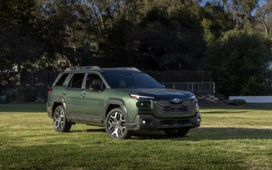 Subaru Outback 2025 ra mắt: Thiết kế lột xác, dáng vuông khối hộp như Prado, màn hình bé hơn, máy yếu hơn