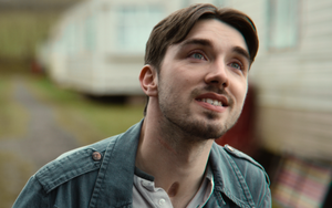 Xem phim Sex Education, tôi dạy cho con trai 1 bài học tuy rất nhỏ nhưng chắc chắn sẽ làm nền tảng cho tương lai sau này!