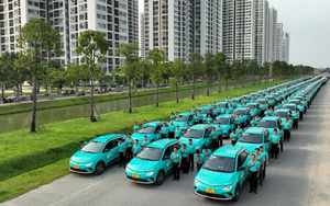 Hãng taxi của ông Phạm Nhật Vượng “chơi lớn” chi hơn 16 tỷ cho khách hàng và tài xế, mỗi tuần tặng 1 xe điện VF3