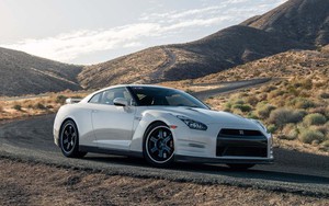 Xe thể thao huyền thoại Nissan GT-R chuẩn bị tái xuất