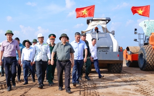 Thủ tướng lần thứ 8 thị sát cao tốc 27.500 tỷ, 3.000 người cùng 971 máy móc nhận lệnh thi công "thần tốc"