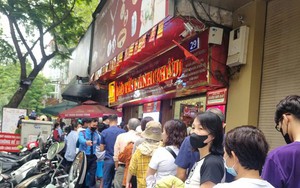Người mua vàng cãi vã, xếp hàng cả tiếng rồi 'quay vào ô mất lượt'