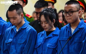 Người thân bật khóc nhìn 24 'quái xế' ra toà vụ tông chết cô gái dừng đèn đỏ