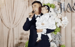 Người đàn ông bế con gái đến hát trong đám cưới của người yêu cũ: Nhiều câu chuyện “có thật” được hé lộ