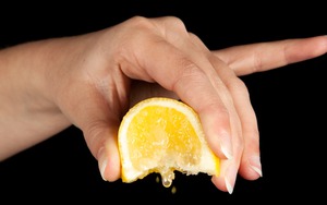 Cảnh báo: 1 trào lưu 'chữa bệnh' rầm rộ mạng xã hội có thể gây biến chứng không thể phục hồi