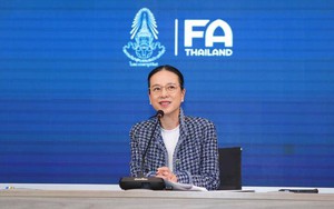 Chi 23 tỷ đồng cứu LĐBĐ Thái Lan, Madam Pang được ca ngợi