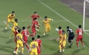 Cầu thủ SLNA 'than trời', khẳng định mất oan bàn thắng