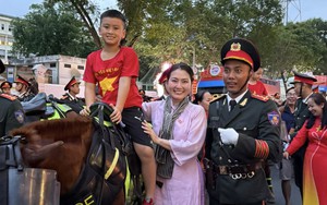 Ngọc Lan đưa con trai đi xem sơ duyệt diễu binh, "lăn lê bò toài" để có được khoảnh khắc này cùng các chiến sĩ