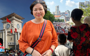 Hội con cưng đưa bố mẹ vào TP.HCM xem diễu binh, "hưởng" lễ 30/4: Cứ quay sang là thấy đang livestream, chụp ảnh tràn bộ nhớ