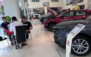 Xe lai bất ngờ tăng tốc