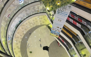 Hãy ngưng miệt thị người "rơi lầu" tại Vạn Hạnh Mall