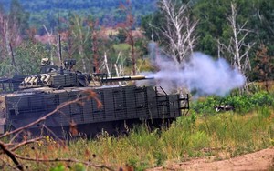 BMP-3 sử dụng tên lửa chống tăng ngay cả khi có 'mái che'