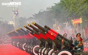 21 loạt đại bác rền vang mừng 50 năm Giải phóng miền Nam, thống nhất đất nước