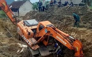 Xuống giếng sâu nạo vét, 3 người tử vong