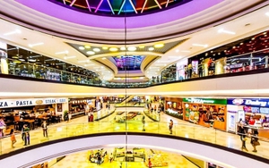 Nam thanh niên tử vong nghi rơi từ tầng cao Vạn Hạnh Mall ở TP.HCM