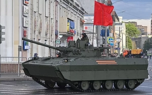 BMD-4M với lớp bảo vệ mới được phát hiện tại buổi diễn tập duyệt binh
