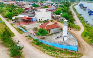 Lạ mắt ngôi miếu hình con tàu độc nhất vô nhị ở Quảng Ngãi