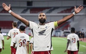 Phát ngôn tiêu cực về bóng đá Indonesia, ngoại binh bị treo giò 1 năm