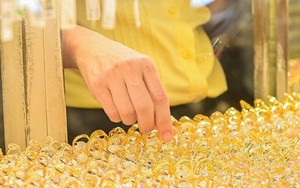 Giá vàng giảm rất mạnh