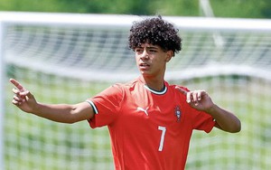 Con trai Ronaldo ra mắt tuyển trẻ Bồ Đào Nha