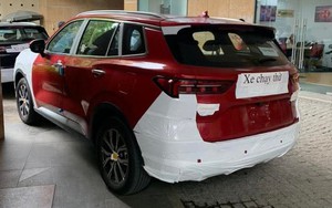 Lô xe Ford Territory 2025 đã lăn bánh trên đường phố Việt Nam, để lộ cụm đèn LED mới, mâm mới, dễ ra mắt trong thời gian gần cạnh tranh CX-5, Tucson