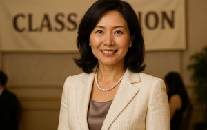 Lương hưu gần 30 triệu đồng/tháng nhưng đi họp lớp tôi chỉ nói hơn 10 triệu, về nhà tôi ngỡ ngàng, xúc động khi nhận được 1 tin nhắn