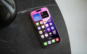 Tại sao tiết kiệm pin bằng AI không chỉ là tính năng mới, mà là chiến lược sống còn của iPhone?