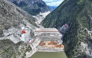 Đập thuỷ điện cao nhất thế giới của Trung Quốc sắp đi vào hoạt động: Cao ngang toà nhà 100 tầng, dự kiến cấp điện 3 triệu gia đình, cắt giảm 3 triệu tấn than, 7 triệu tấn CO2