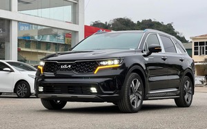 Giá Kia Sorento lần đầu giảm dưới mốc 900 triệu tại đại lý: Rẻ nhất phân khúc, ngang CX-5 bản tầm trung, dọn kho chờ bản mới sắp ra mắt