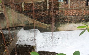 CLIP: Ám ảnh hình ảnh từ một miệng cống xả ra con suối giữa lòng đô thị Biên Hoà