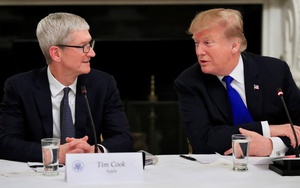 Ông Donald Trump đưa ra yêu cầu đặc biệt về iPhone với CEO Apple