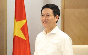 Bộ trưởng Nguyễn Mạnh Hùng nhận nhiệm vụ mới