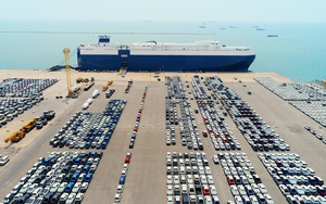 “Thủy quái” của láng giềng Việt Nam lập kỷ lục thế giới mới: dài 228m, rộng 37m, bắt đầu đi đến châu Âu