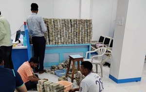 Tịch thu 32 kg vàng trị giá 42 tỷ đồng cùng hơn 160 tỷ tiền mặt từ chủ một doanh nghiệp bất động sản, mất tới 13 tiếng chỉ để kiểm kê