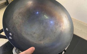 "Người sành" chọn chảo gang không nhìn giá mà nhờ 5 mẹo này để chọn được chảo bền tốt