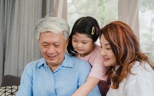 Bố chồng quyết định chia tài sản nhưng trong di chúc xuất hiện tên một người lạ, biết lý do mà cả nhà xáo xào cả tuần nay