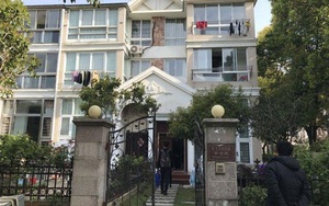 Người đàn ông sống 9 năm trong biệt thự 4,3 tỷ đồng thì nhà bất ngờ bị ngân hàng bán đấu giá, tòa án phán quyết: “Anh không sai nhưng phải rời đi”