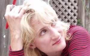 Biểu tượng âm nhạc tử vong trong ngôi nhà cháy