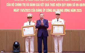 Trung tướng Tô Ân Xô, Trợ lý Tổng Bí thư, được tặng Huân chương Quân công hạng Ba