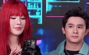 Diệp Lâm Anh và tình trẻ xuất hiện chung trên sóng livestream, bị soi có thái độ khác lạ